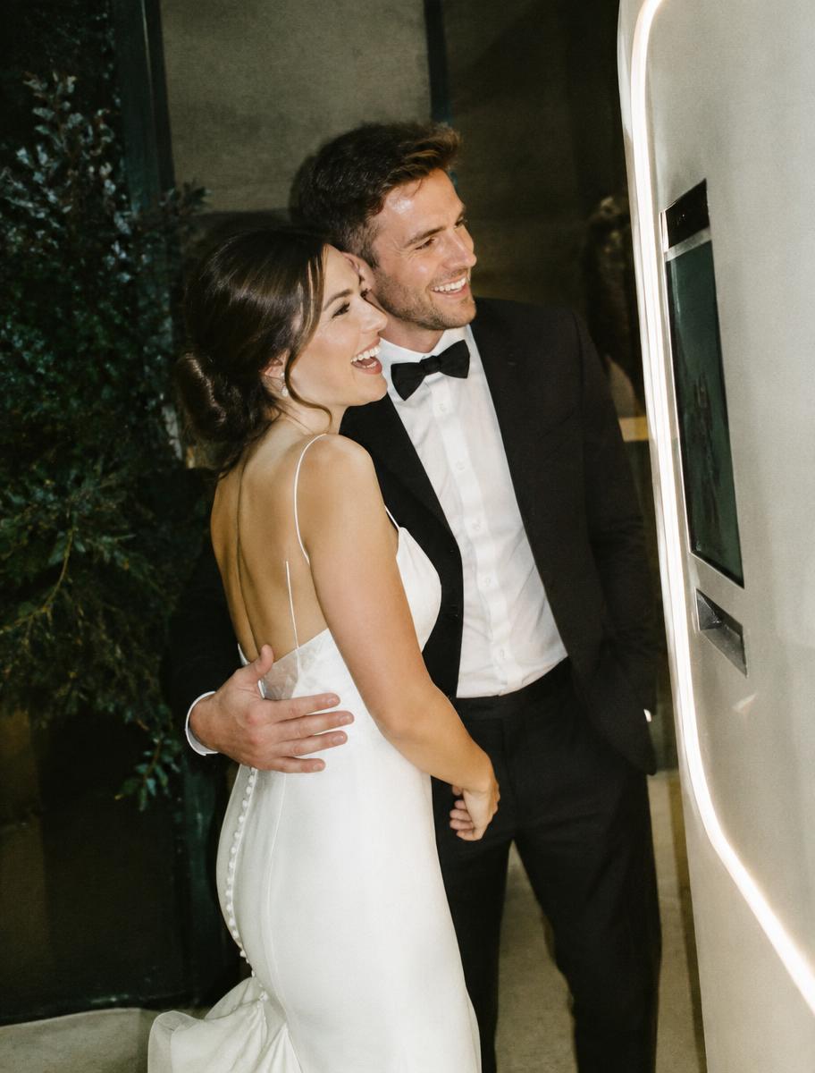 Wedding couple at the photo booth